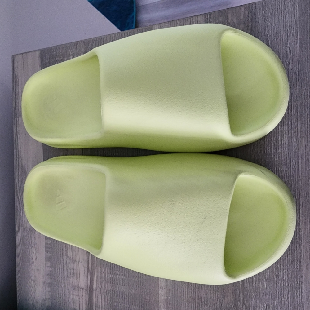 Adidas Yeezy Mens Slides Size 10 Worn Once